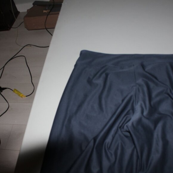 Blue Nike Athletic Capris Size Large - Picture 5 of 5